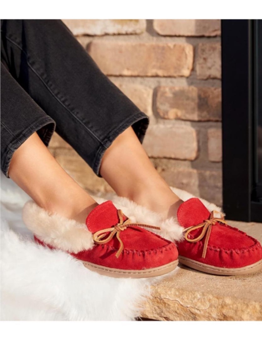 Minnetonka Alpine Red Suede Moccasin Slippers new without tags sz 7